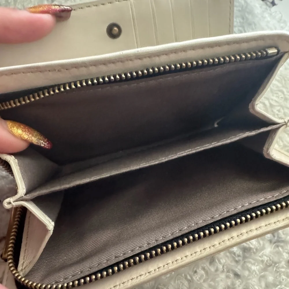 Marc Jacobs Cream Quilted Wallet with COA